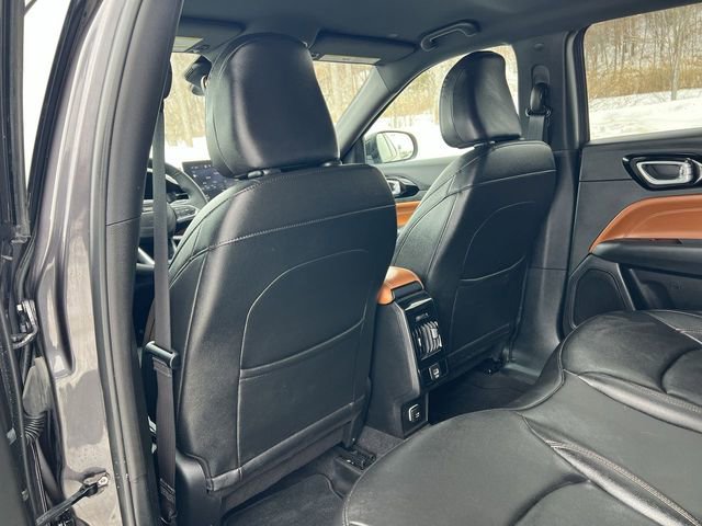 Used 2024 Jeep Compass Limited image 16