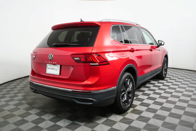 Certified 2023 Volkswagen Tiguan SE FWD image 27