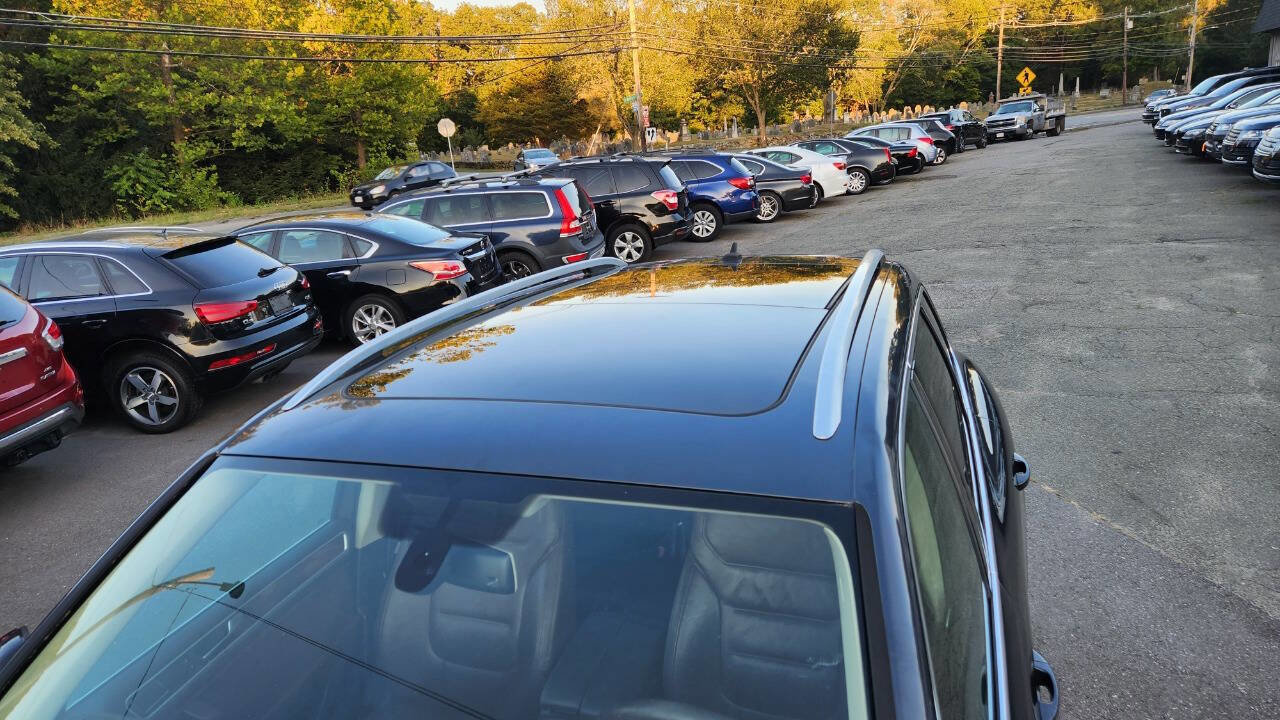 Used 2012 Volkswagen Touareg Executive image 22