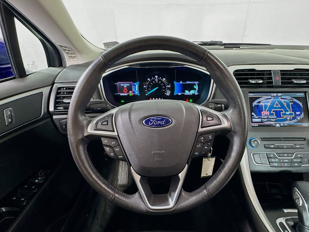 Used 2016 Ford Fusion SE image 11