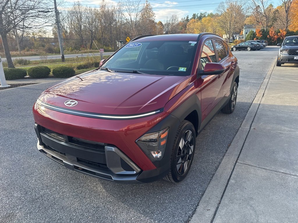 Used 2025 Hyundai Kona SEL image 3