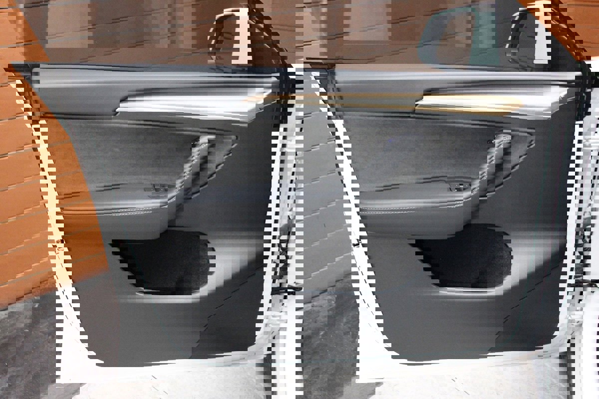 Used 2023 Tesla Model Y Long Range image 24