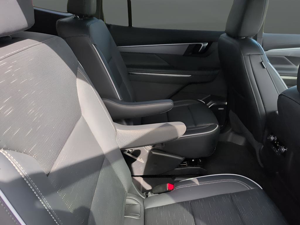 Used 2025 Buick Enclave Sport Touring image 26