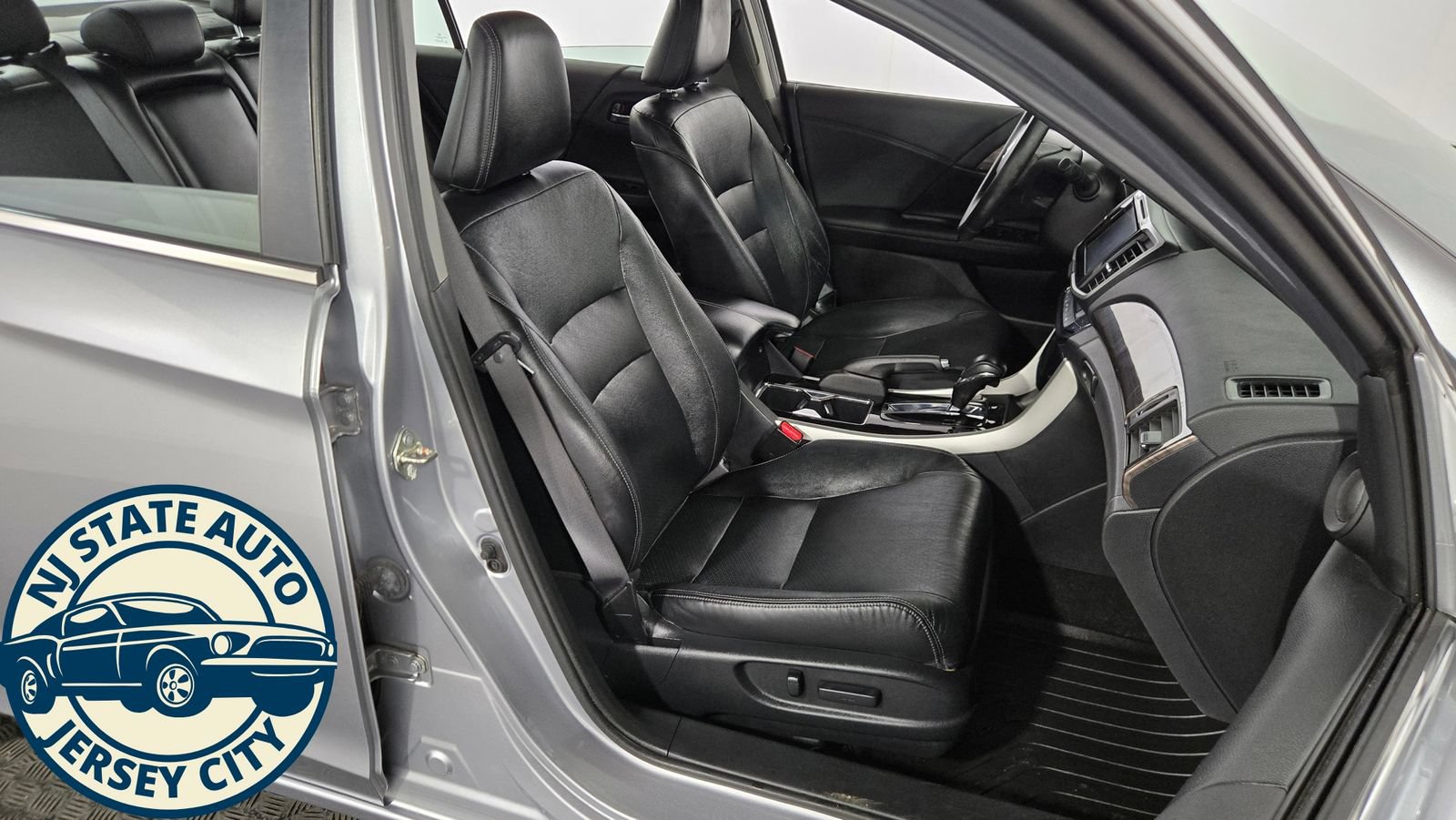 Used 2017 Honda Accord EX-L image 37