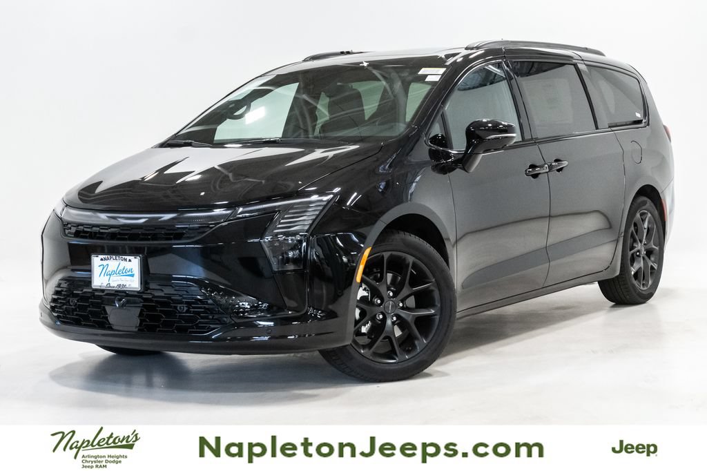 New 2027 Chrysler Pacifica Limited FWD image 1