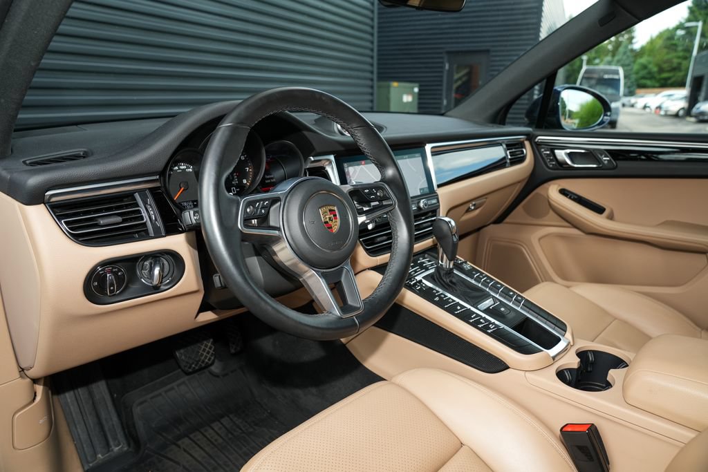 Certified 2021 Porsche Macan AWD/4WD image 4