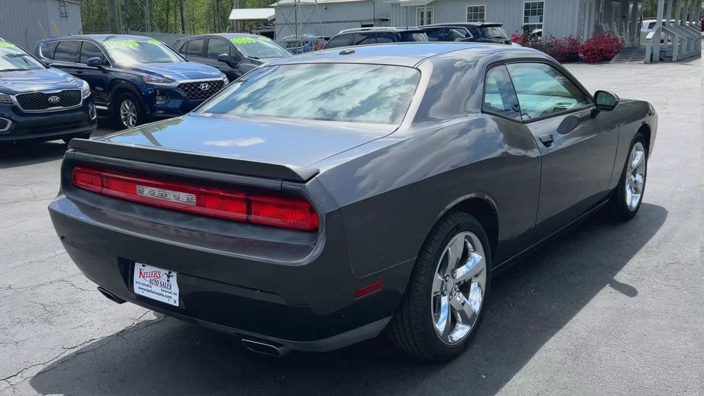 Used 2014 Dodge Challenger SXT Plus RWD image 8