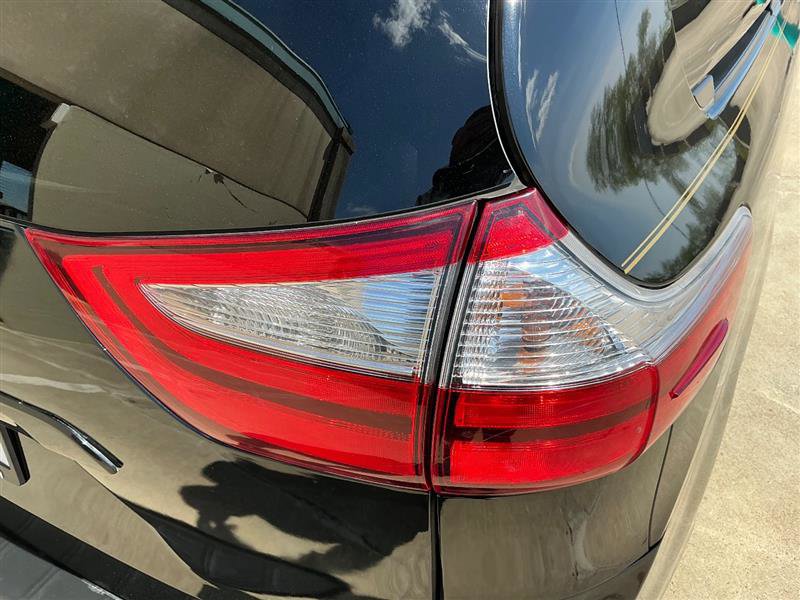 Used 2016 Toyota Sienna XLE w/ XLE Navigation Package image 22