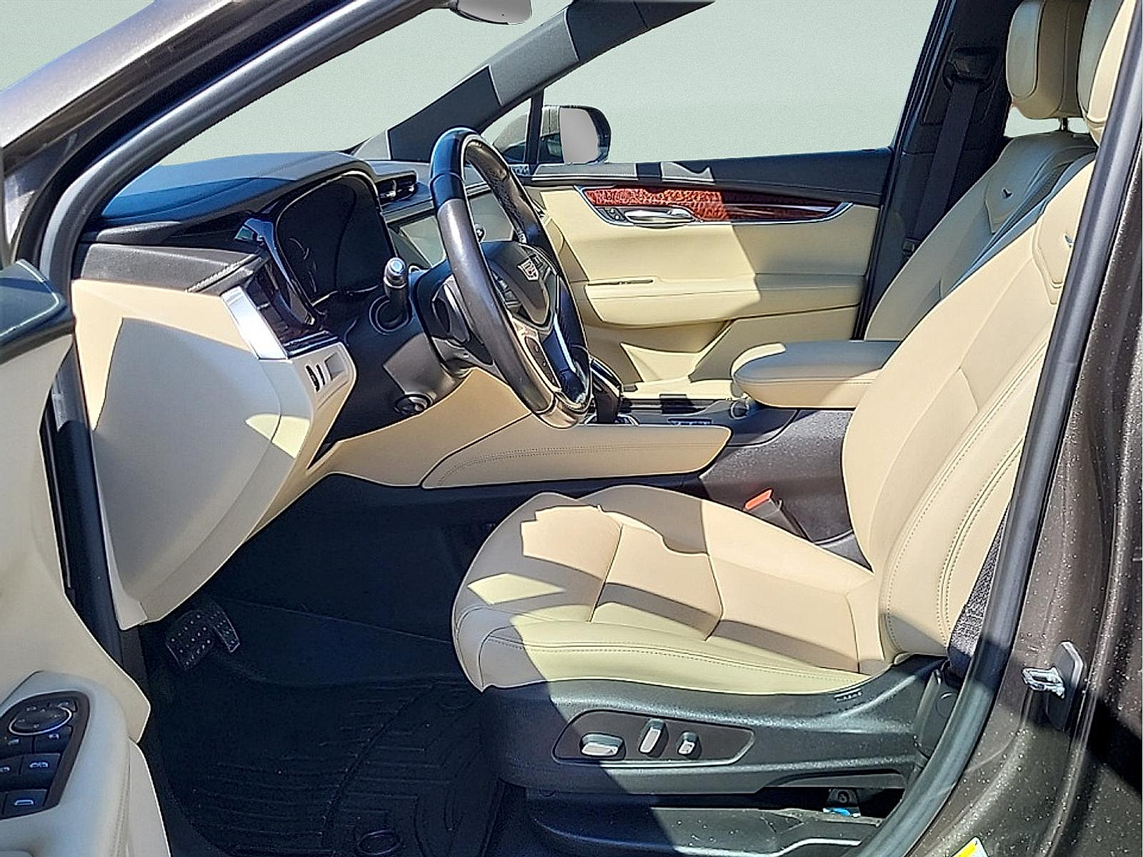 Used 2019 Cadillac XT5 Luxury AWD/4WD image 13