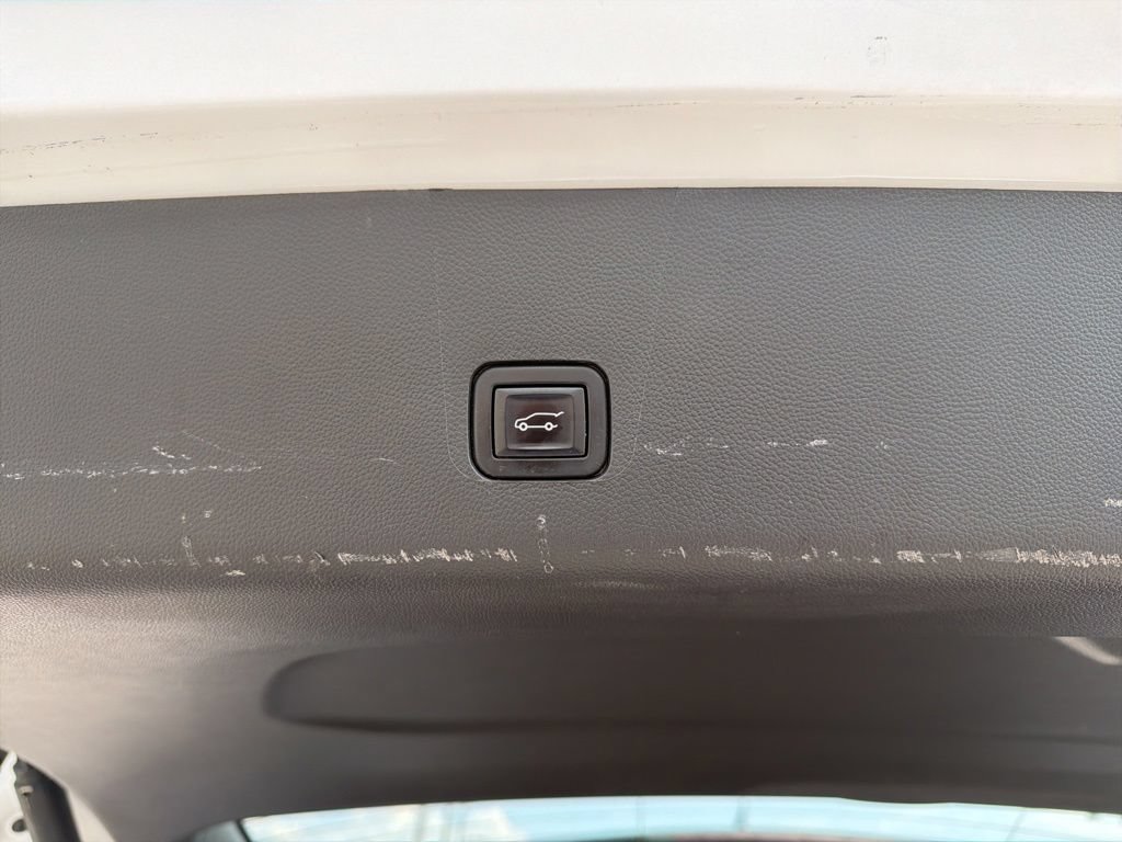 Used 2021 Chevrolet Traverse High Country AWD/4WD image 15
