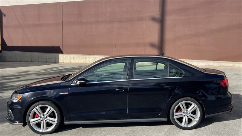 Used 2016 Volkswagen Jetta GLI SE FWD image 2