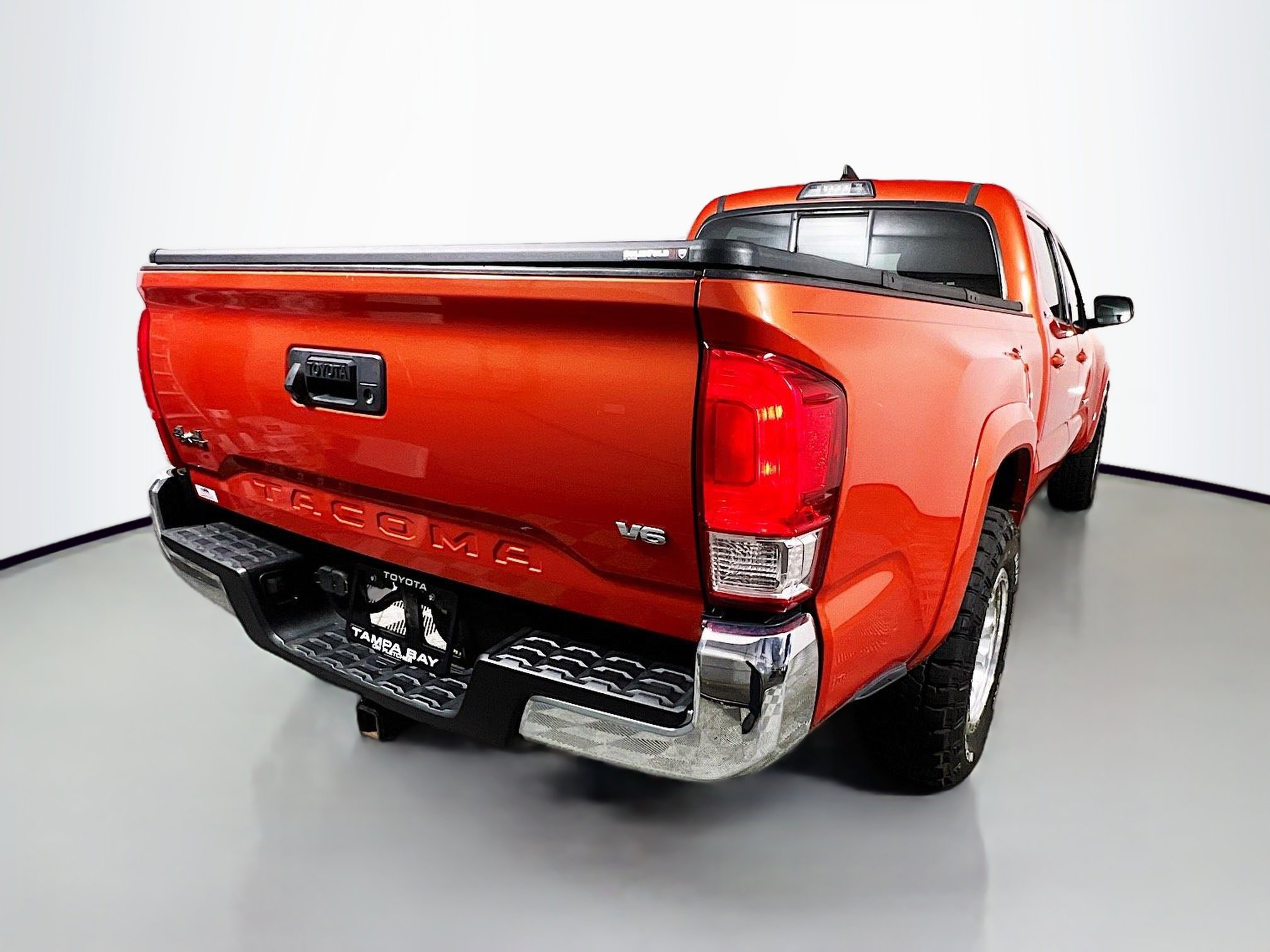 Used 2017 Toyota Tacoma SR5 image 4