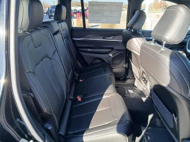 New 2025 Jeep Grand Cherokee Limited w/ Luxury Tech Group II AWD/4WD image 20