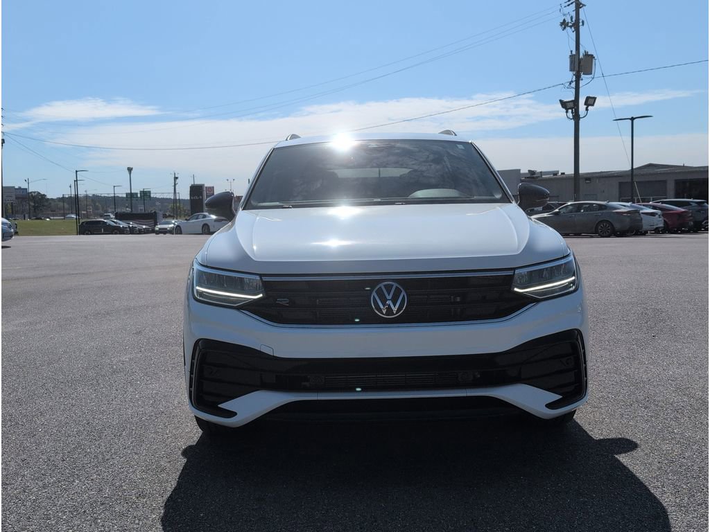 Used 2023 Volkswagen Tiguan SE R-Line image 8