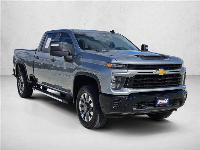 Used 2024 Chevrolet Silverado 2500 Custom w/ Custom Value Package image 3