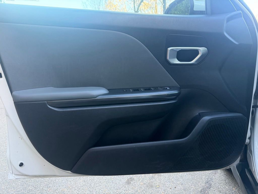 Certified 2025 Kia K4 LXS image 9