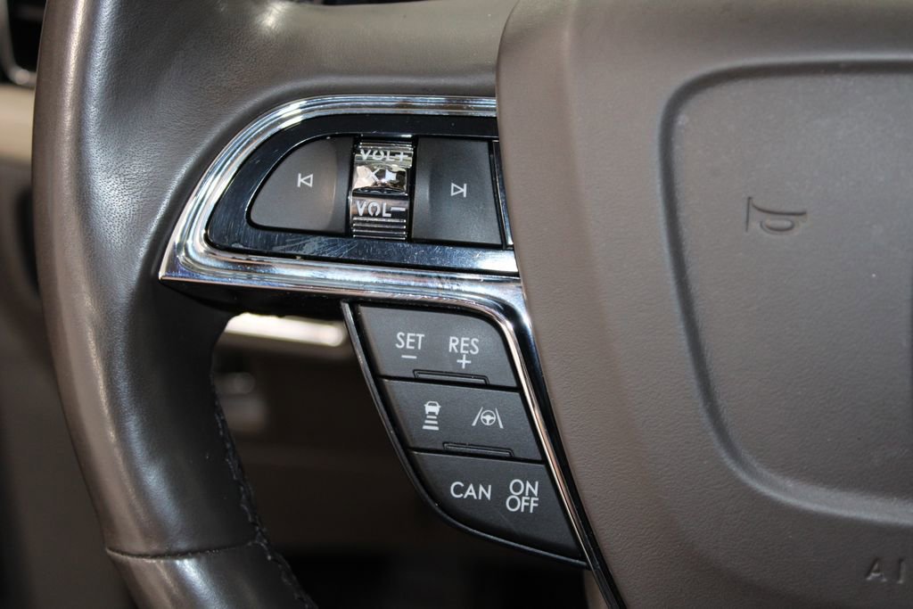 Used 2023 Lincoln Nautilus Reserve w/ Equipment Group 201A image 39