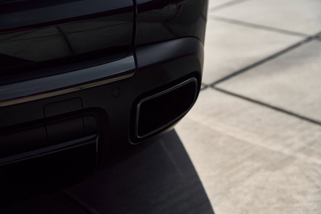 Used 2021 Rolls-Royce Cullinan Black Badge image 14