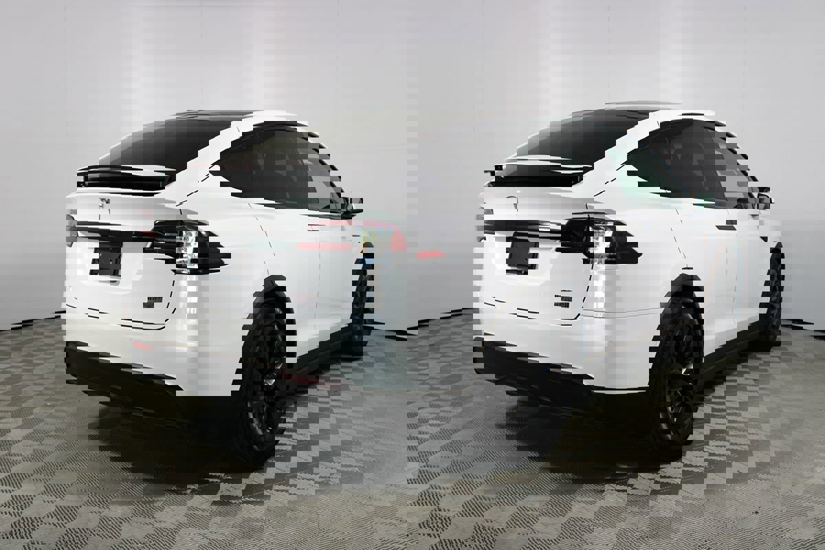 Used 2022 Tesla Model X Plaid image 37