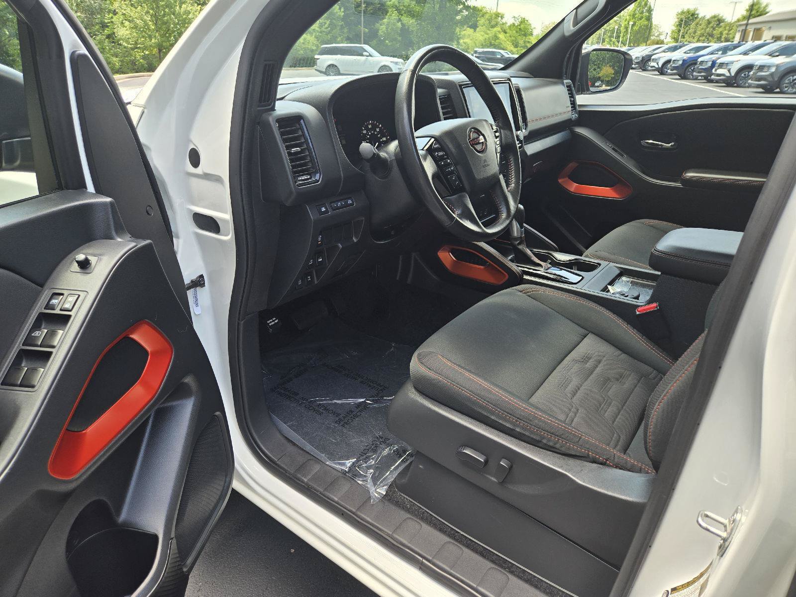 Used 2024 Nissan Frontier PRO-4X w/ Technology Package AWD/4WD image 11