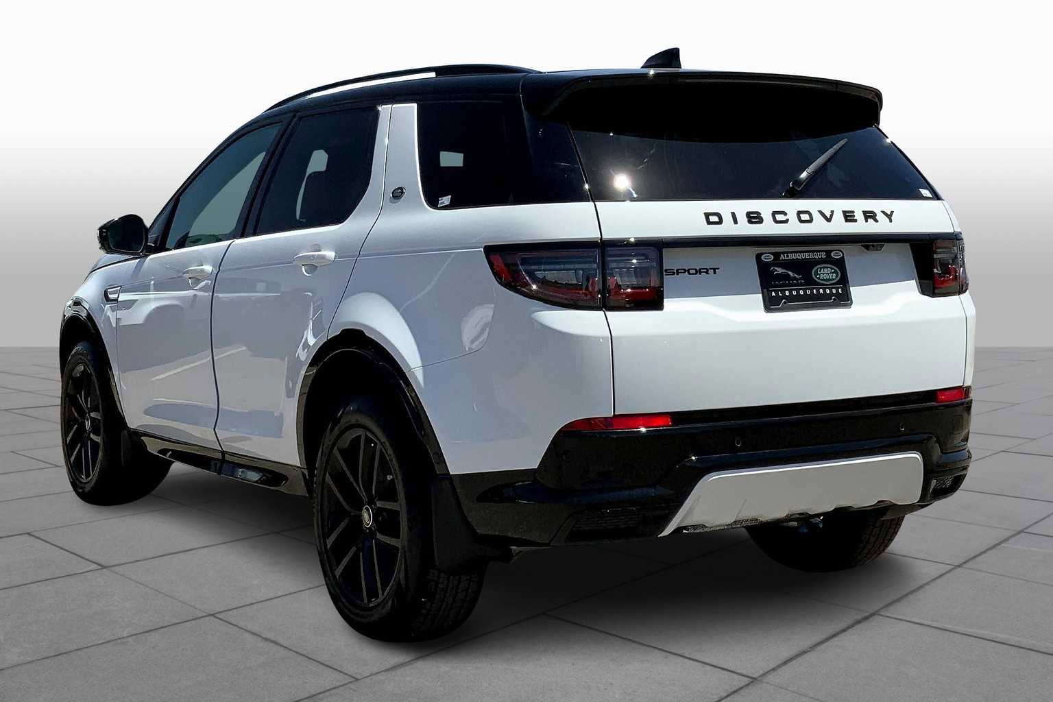 Used 2025 Land Rover Discovery Sport Dynamic SE image 12