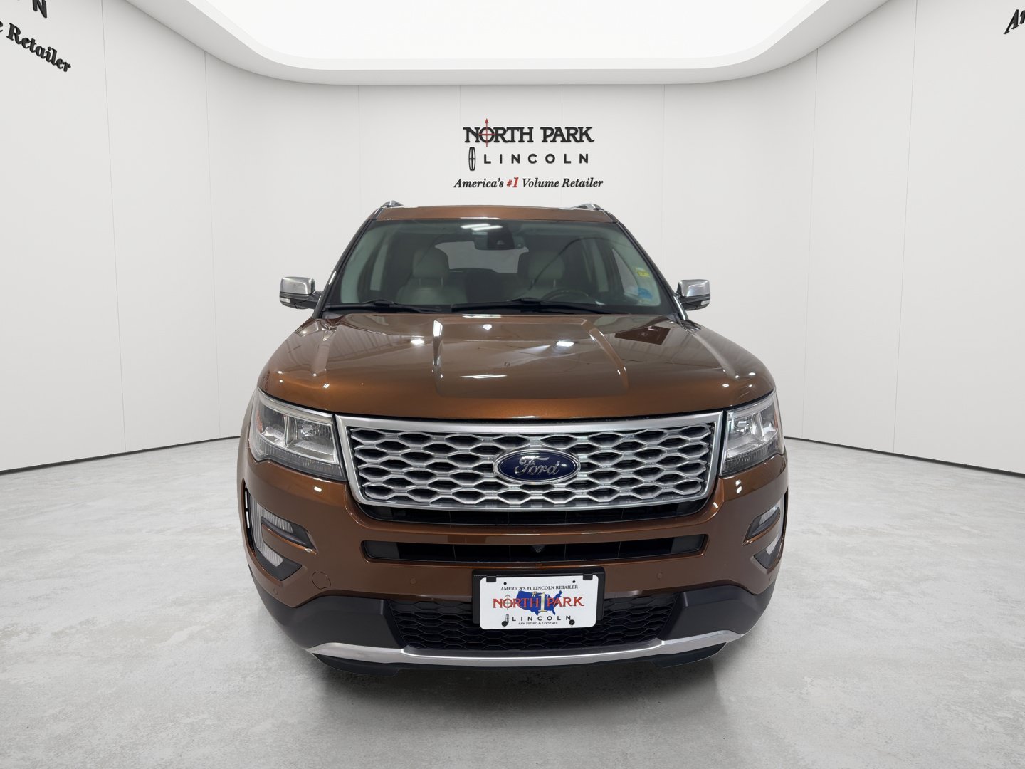 Used 2017 Ford Explorer Platinum AWD/4WD image 8