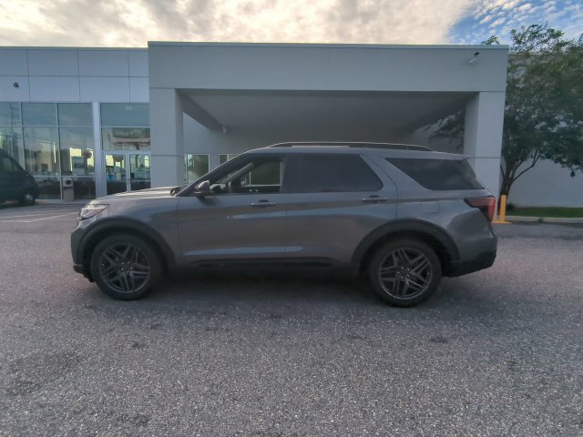 New 2027 Ford Explorer Active w/ Active Comfort Package RWD image 8