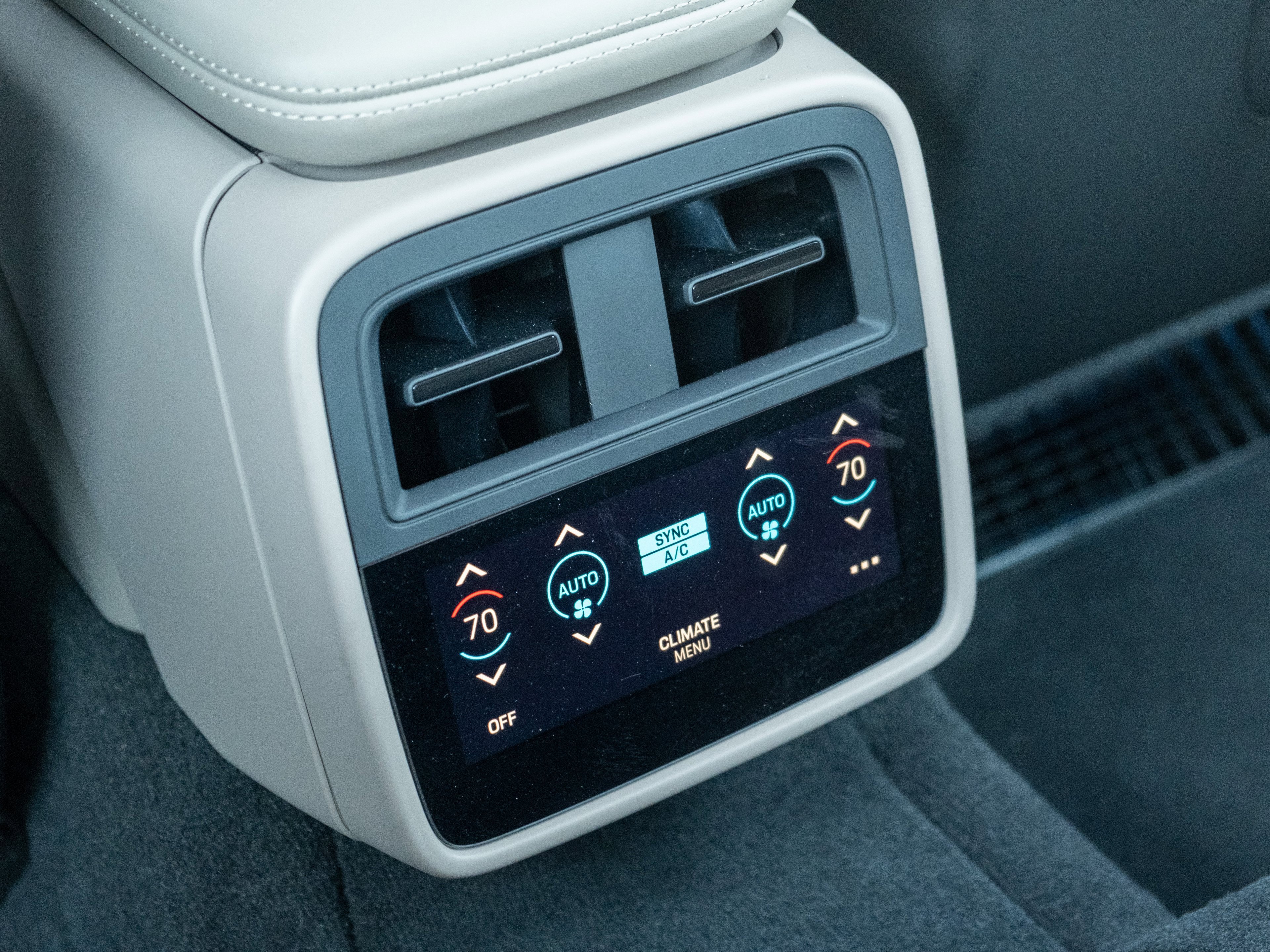 Used 2025 Porsche Taycan 4S image 35