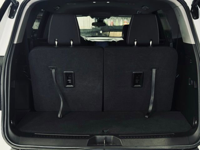 Used 2023 GMC Acadia SLE w/ Driver Convenience Package image 10