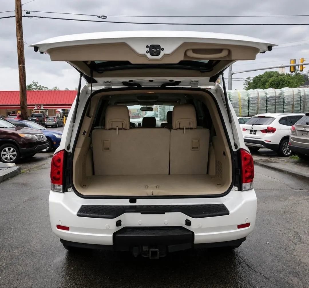 Used 2013 Nissan Armada SV AWD/4WD image 6