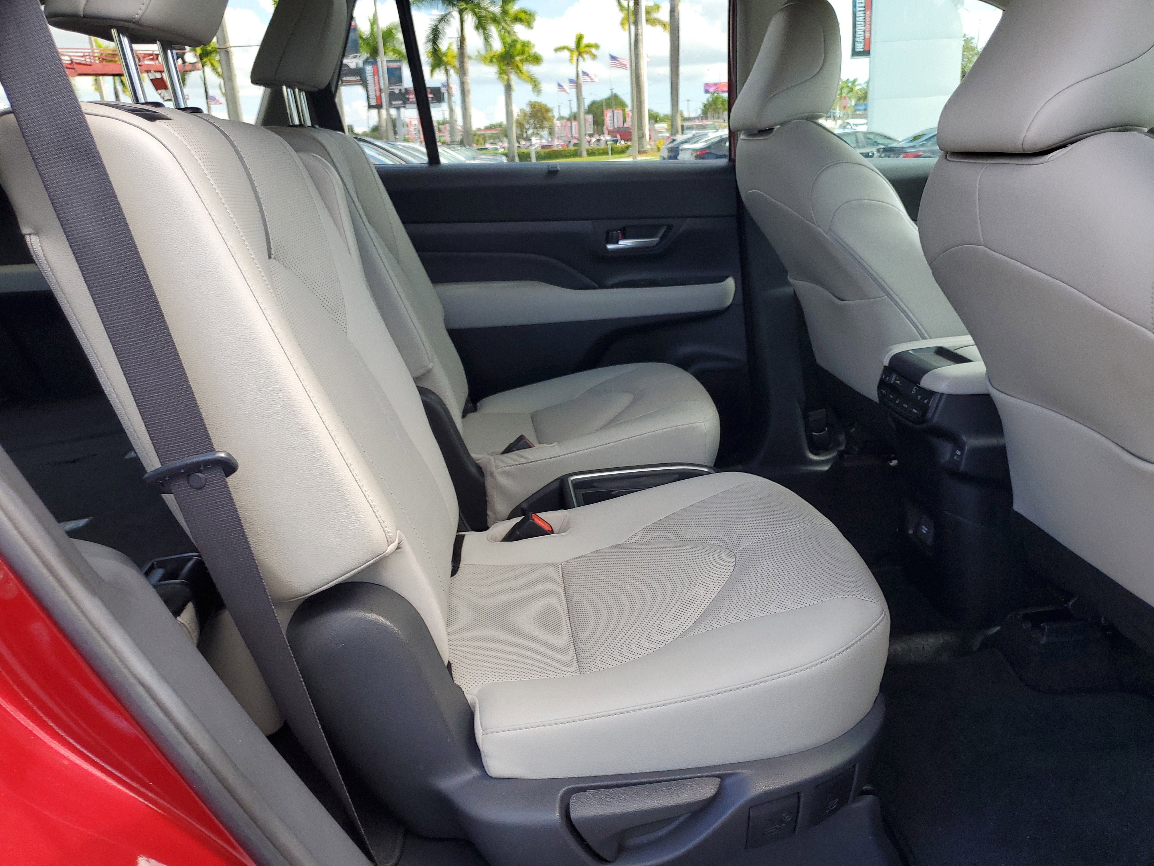 Used 2024 Toyota Grand Highlander Platinum image 15