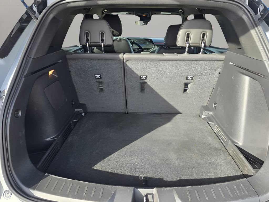 Used 2024 Chevrolet TrailBlazer RS w/ Driver Confidence Package image 27