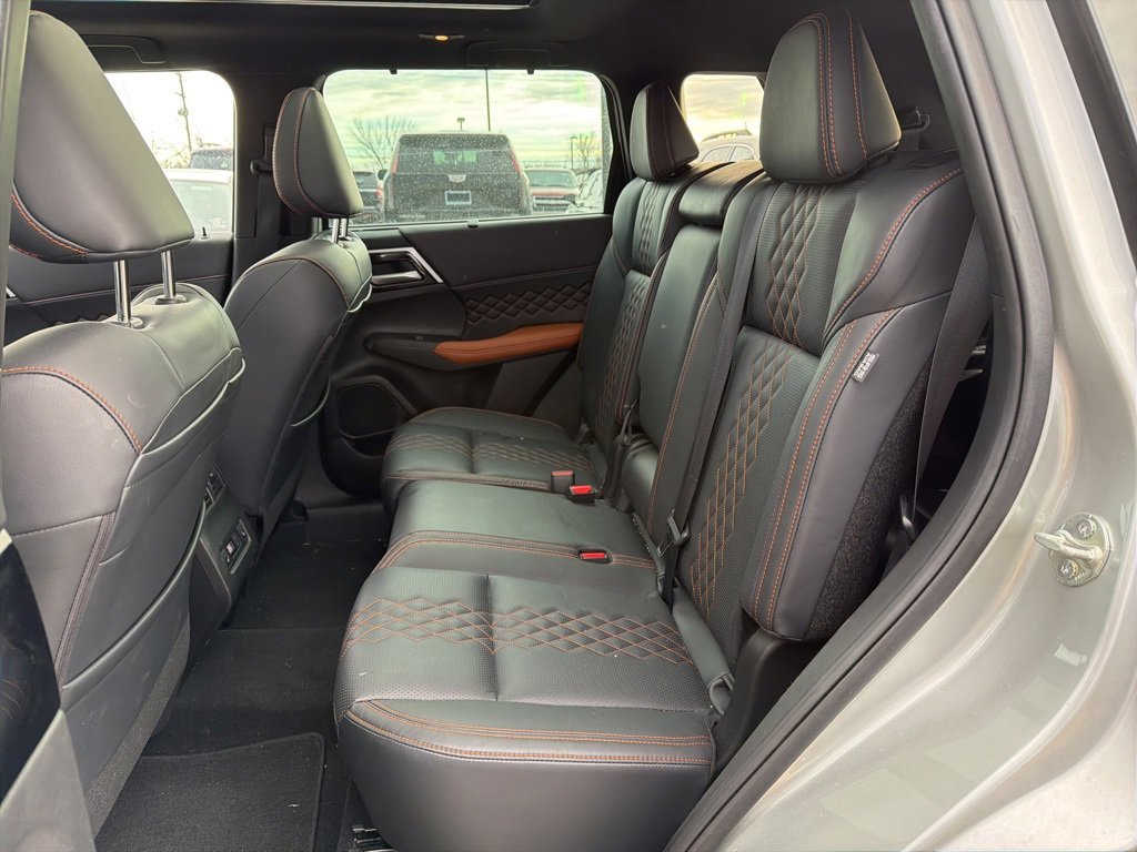 Used 2022 Mitsubishi Outlander SEL image 10