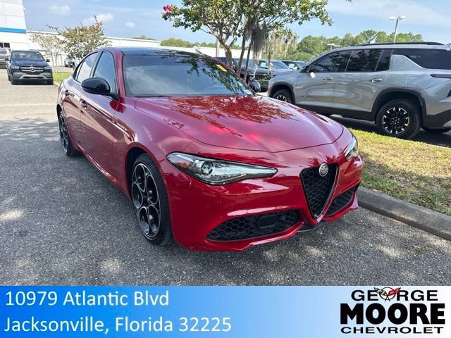 Used 2022 Alfa Romeo Giulia Veloce AWD/4WD image 1