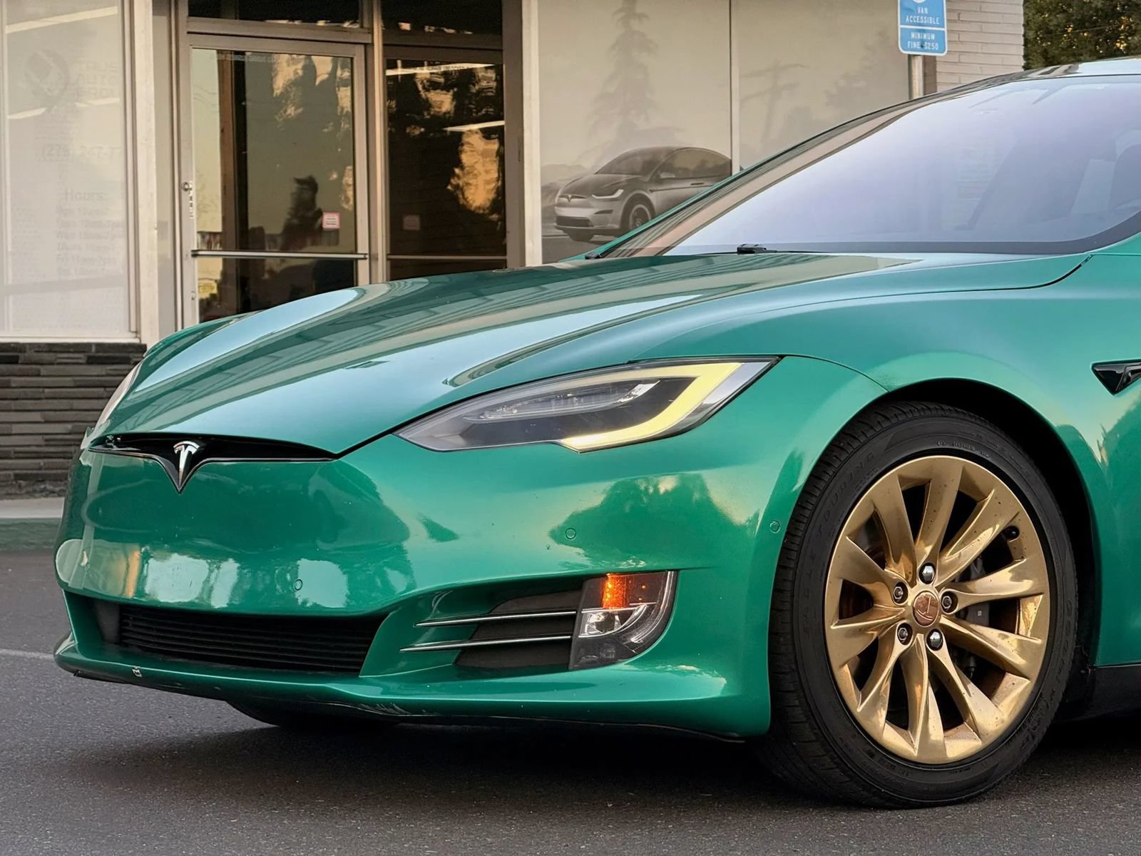 Used 2016 Tesla Model S 75D AWD/4WD image 3