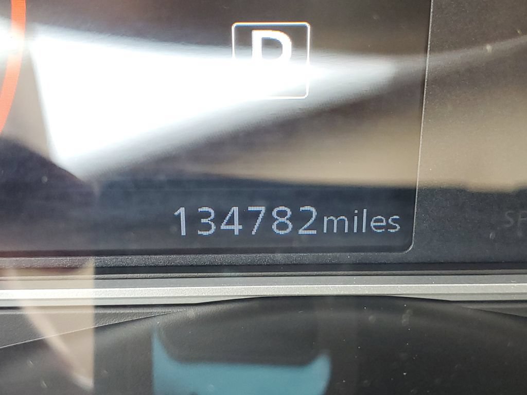Used 2022 Nissan Versa SR w/ Convenience Package FWD image 16