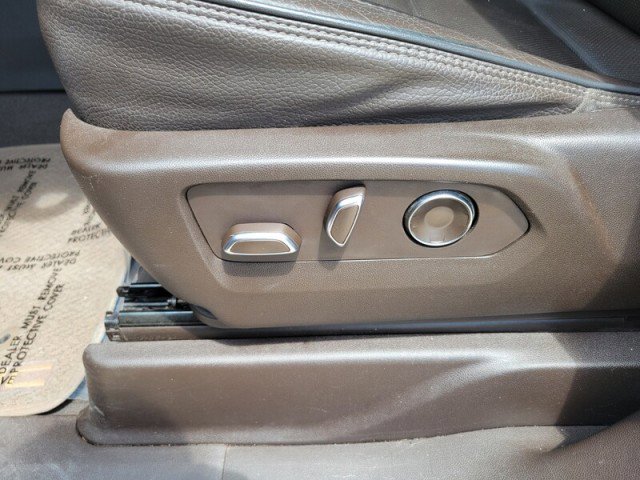 Used 2021 GMC Yukon Denali w/ Denali Premium Package image 27