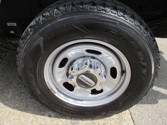 Used 2022 Ford F250 XL w/ Power Equipment Group RWD image 26