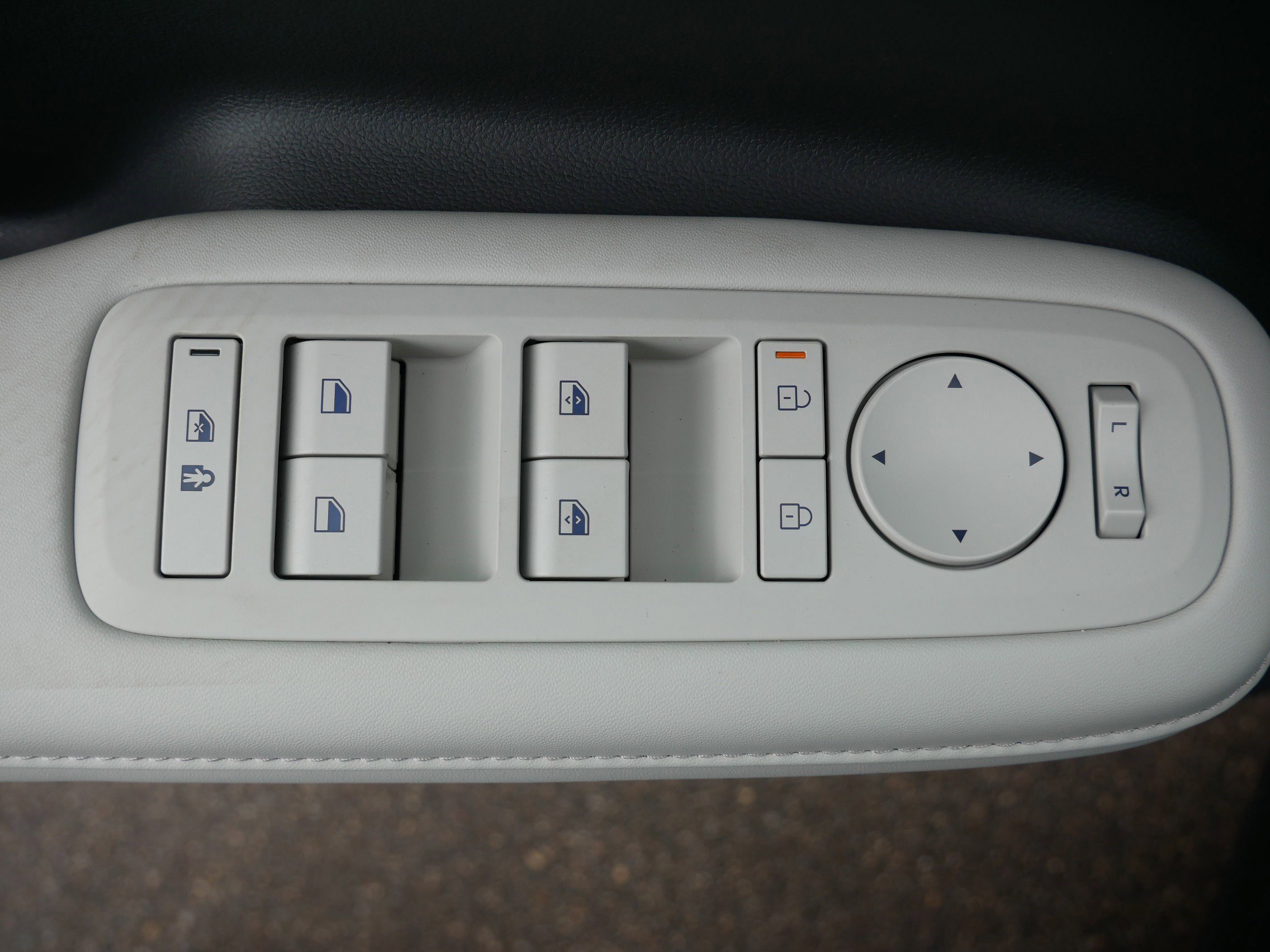 New 2026 Hyundai Santa Fe SEL image 12