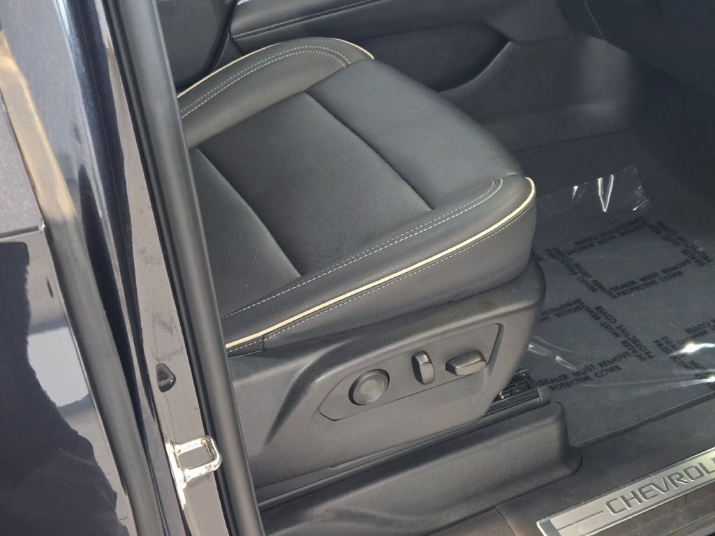 Certified 2025 Chevrolet Tahoe Premier AWD/4WD image 7