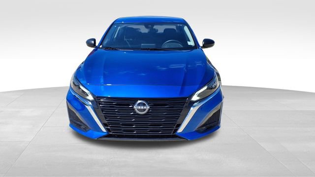 Used 2025 Nissan Altima 2.5 SV image 2