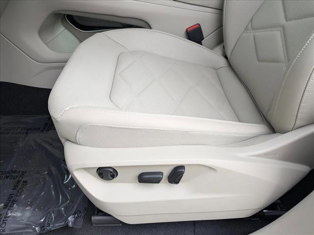 New 2026 Volkswagen Atlas SE FWD image 4
