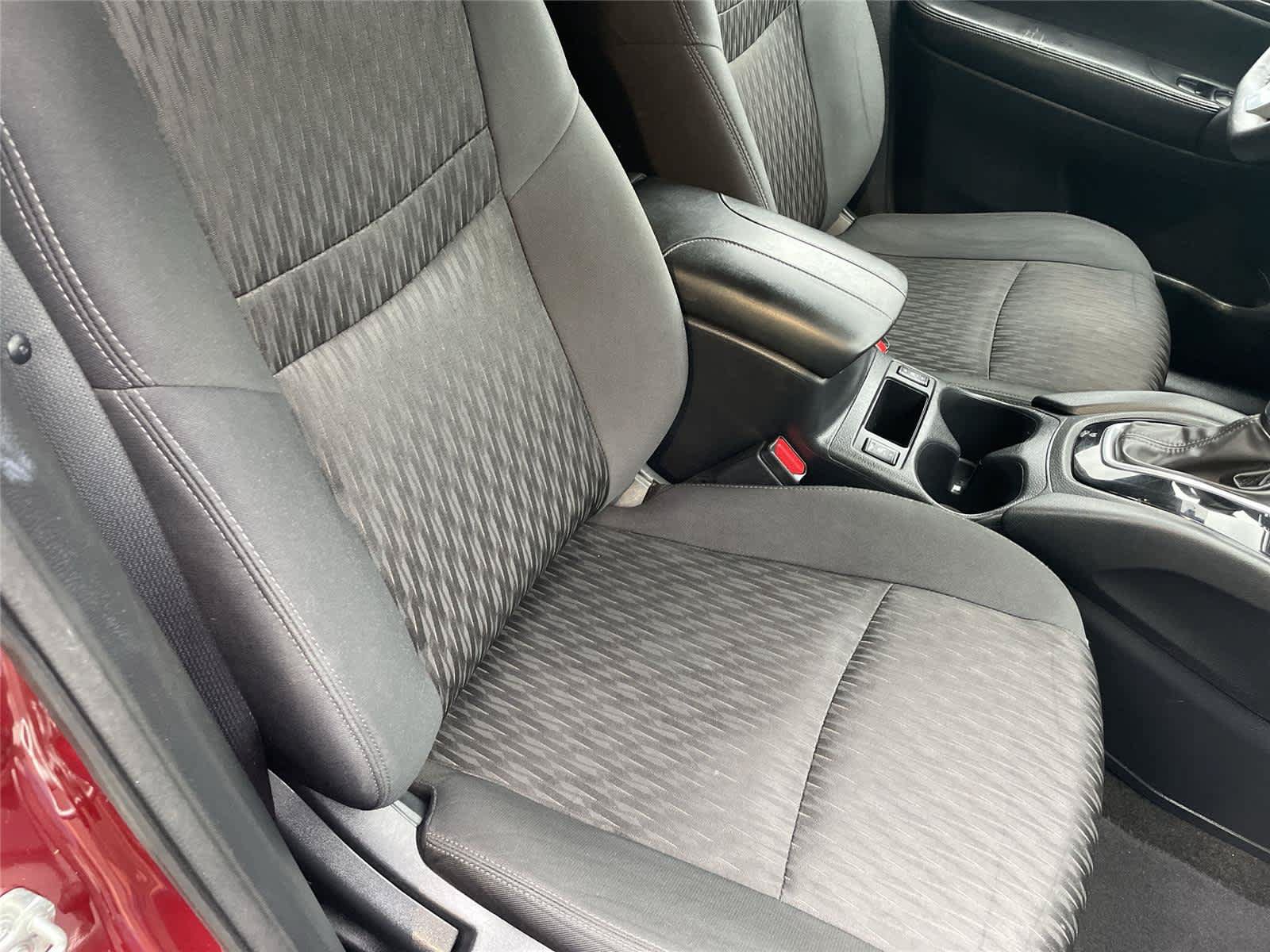 Used 2019 Nissan Rogue SV w/ Sun & Sound Touring Package AWD/4WD image 18