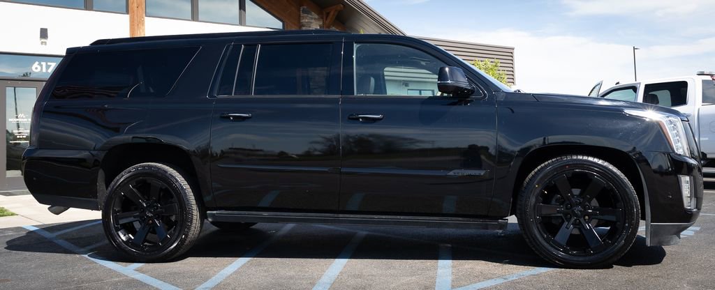 Used 2020 Cadillac Escalade ESV Platinum image 33