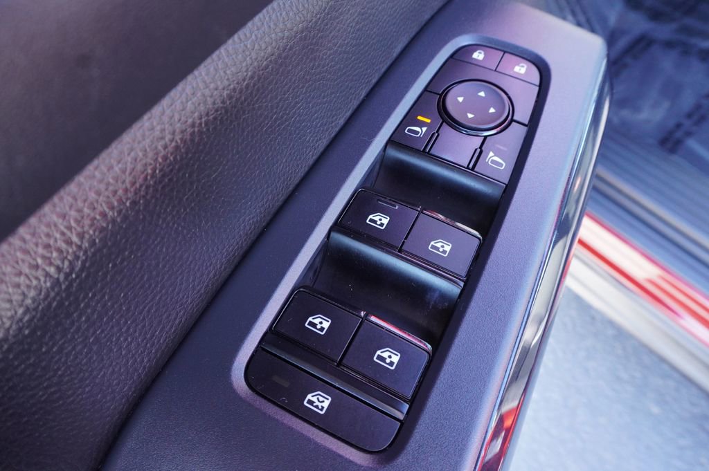 Certified 2025 Nissan Pathfinder SV FWD image 16