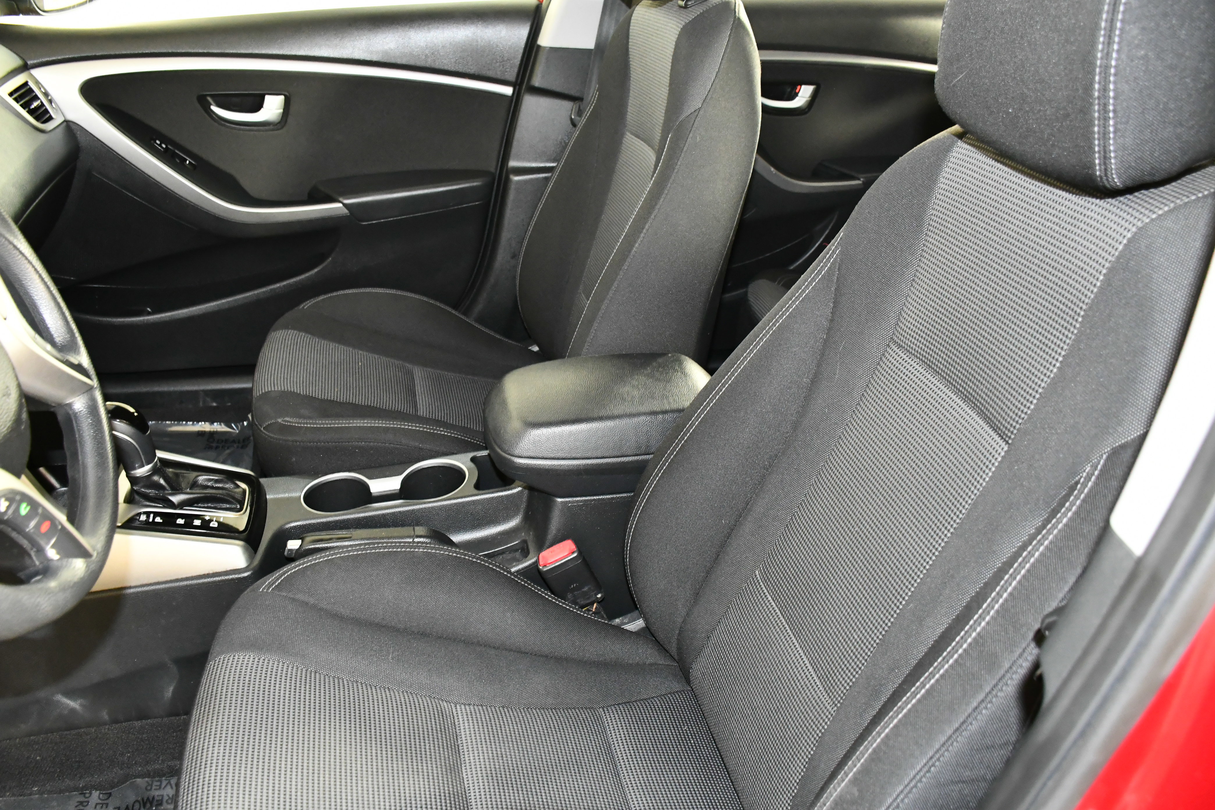 Used 2017 Hyundai Elantra GT image 33