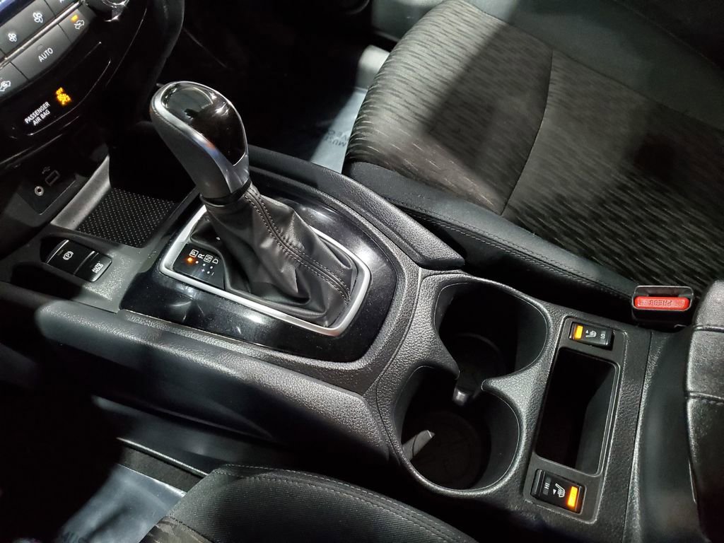 Used 2019 Nissan Rogue SV w/ Premium Package image 34