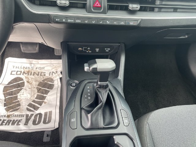 Used 2025 Kia K4 FWD image 25