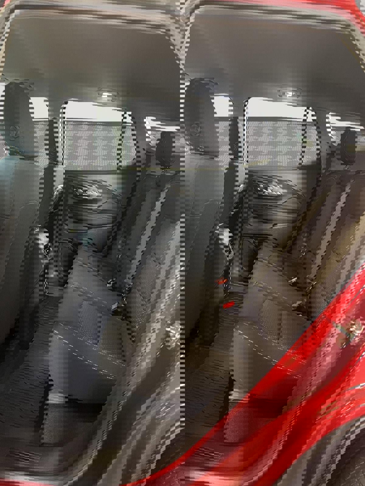 Used 2023 GMC Terrain SLE w/ Driver Convenience Package image 9