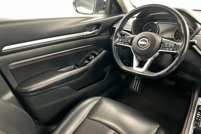Used 2023 Nissan Altima 2.5 SR image 11